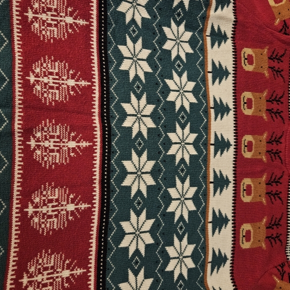 Gymboree Kids Christmas Sweater - Picture 2 of 3